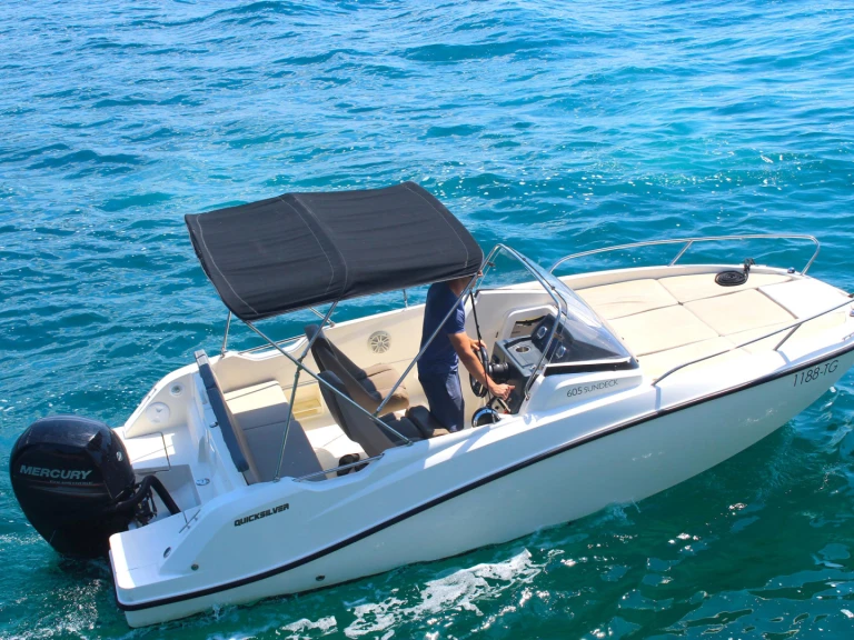 Quicksilver Quicksilver 605 Sundeck da affittare a  Cannes