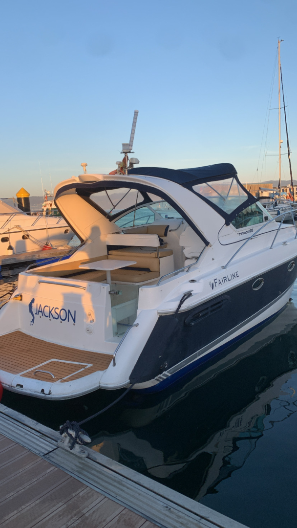 Noleggio Barca a motore con o senza skipper Fairline a Portonovo