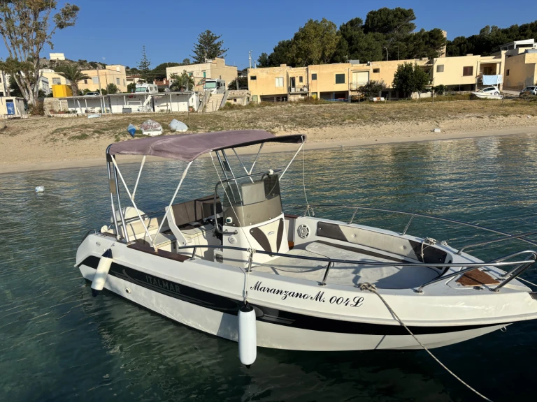 Barca a motore a noleggio a San Vito Lo Capo al miglior prezzo