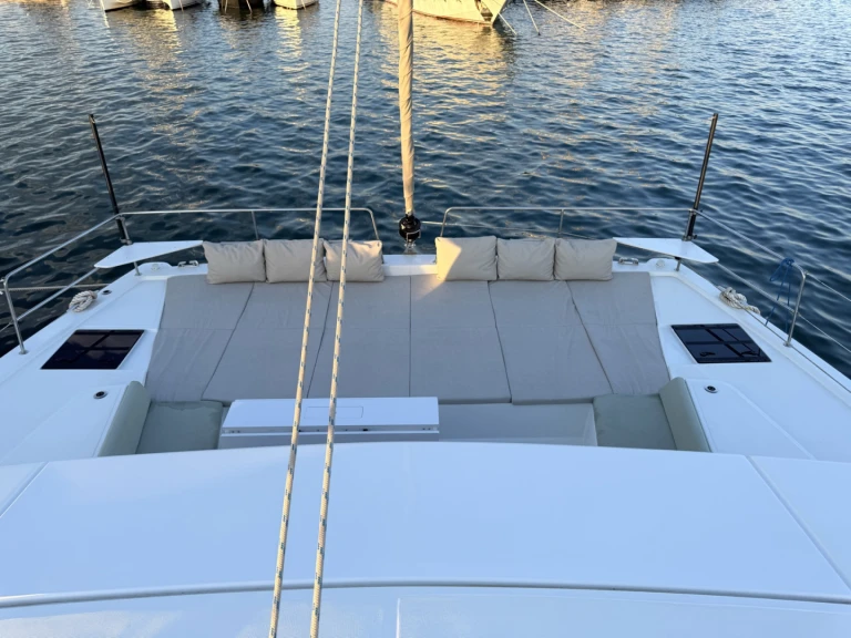 Noleggio Catamarano a Néa Péramos – Bali Bali 4.8 (5+1 cab)