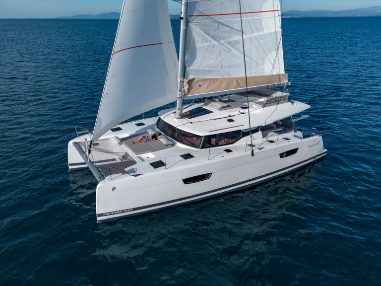 Catamarano a noleggio a Castellammare di Stabia al miglior prezzo
