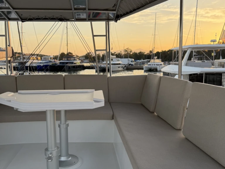 Noleggio Catamarano Bali con patente nautica
