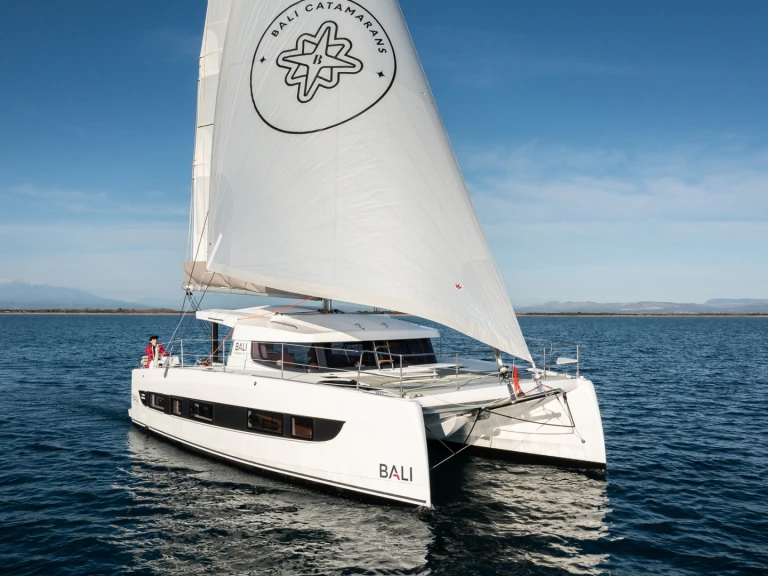 Noleggio Catamarano Bali con patente nautica