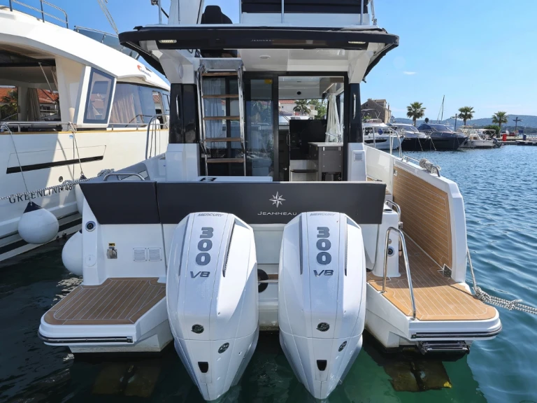 Noleggio Barca a motore a Zaravecchia (Biograd) – Jeanneau Merry Fisher 1095 Fly Serie2