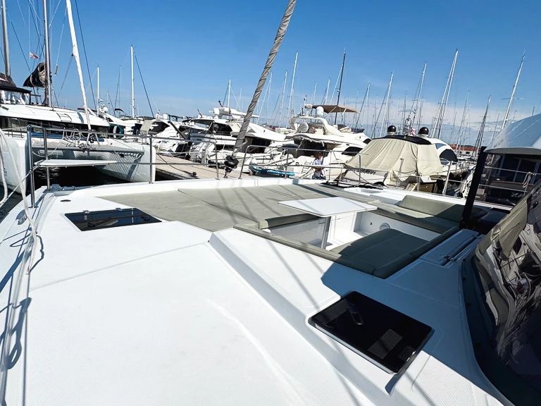 Catamarano a noleggio a Pirovac al miglior prezzo
