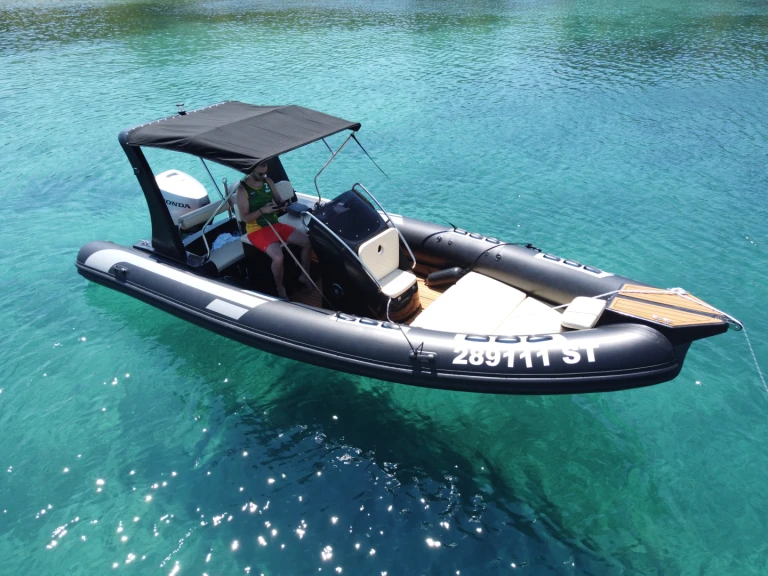 Noleggio Gommone Inception con patente nautica