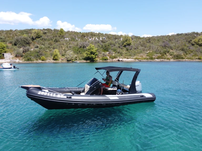 Inception 680 da affittare a  Trogir