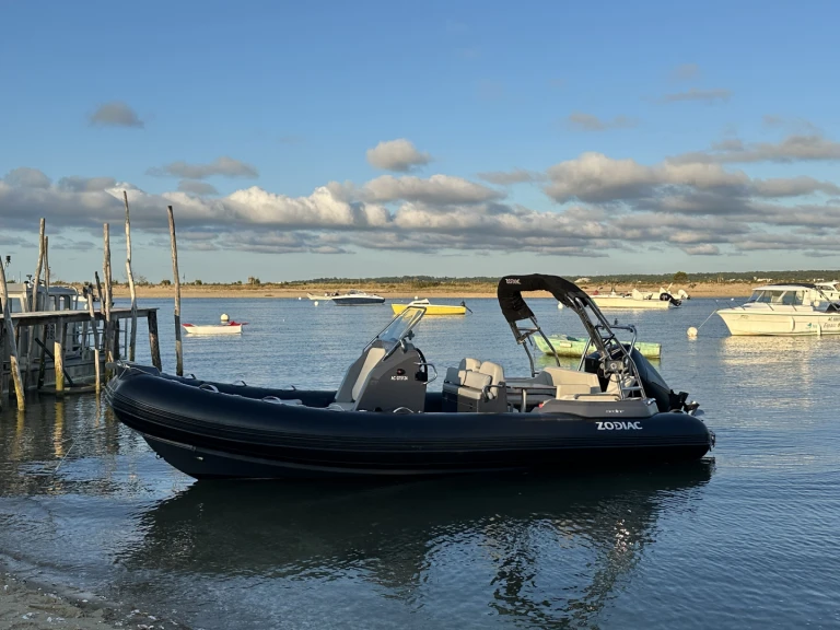 Zodiac Medline 6.8 da affittare a  Arcachon