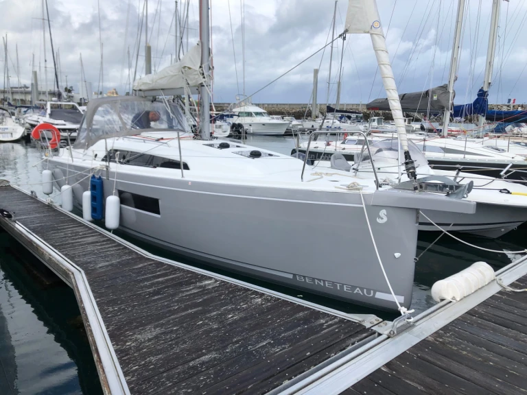 Noleggiare una Bénéteau Oceanis 30.1 a Port de Trébeurden