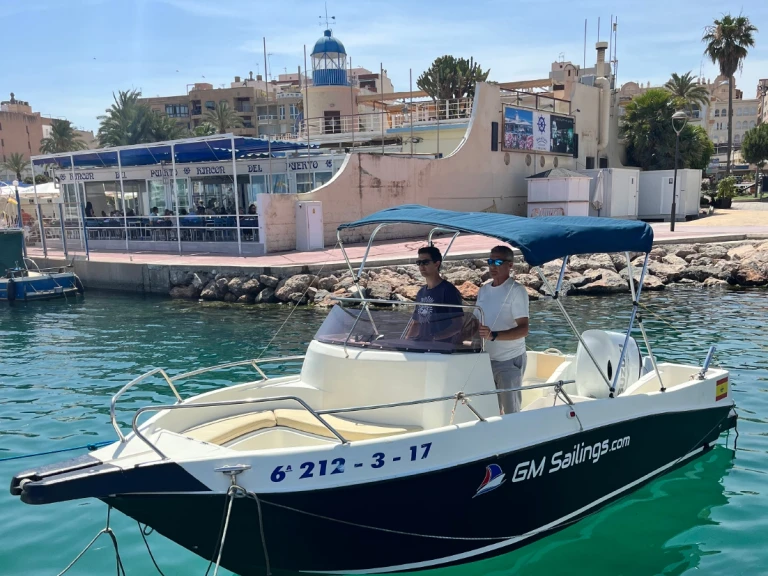 Noleggio Barca a motore Shiren con patente nautica