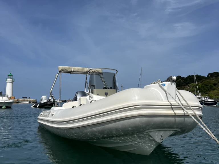 Noleggio Gommone a Sauzon – Capelli Tempest 570