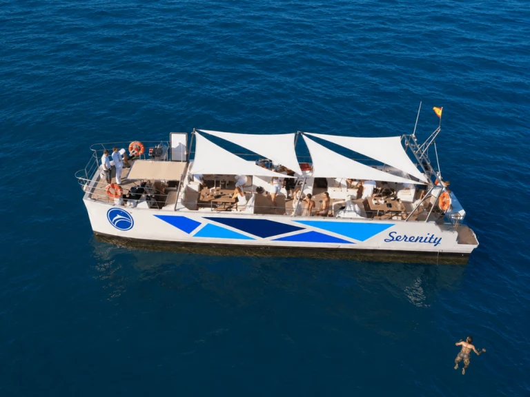 Catamarano a noleggio a Puerto Marina Benalmadena al miglior prezzo