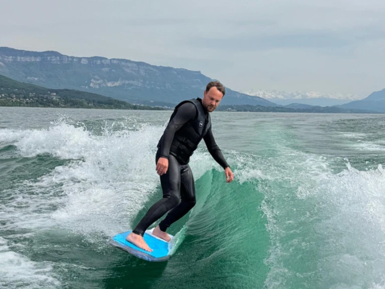 Noleggio Barca a motore con o senza skipper Nautique Correct Craft a Aix-les-Bains
