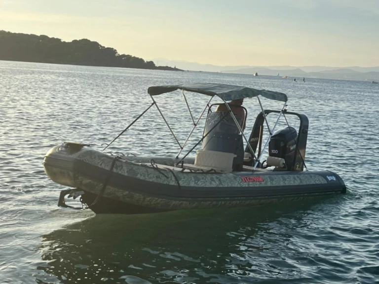 Océan Skull oceanskull AL550 da affittare a  Le Brusc