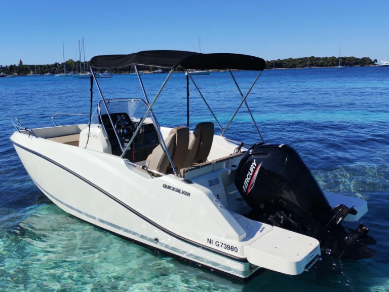 Noleggio a Mandelieu-la-Napoule – Quicksilver Quicksilver 555 Open su SamBoat