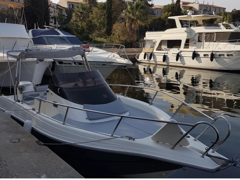 Noleggio Barca a motore a Le Brusc – Technomarine stealth mythos