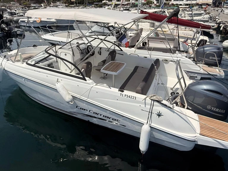 Noleggiare una Jeanneau Cap Camarat 6.5 BR a Les Issambres