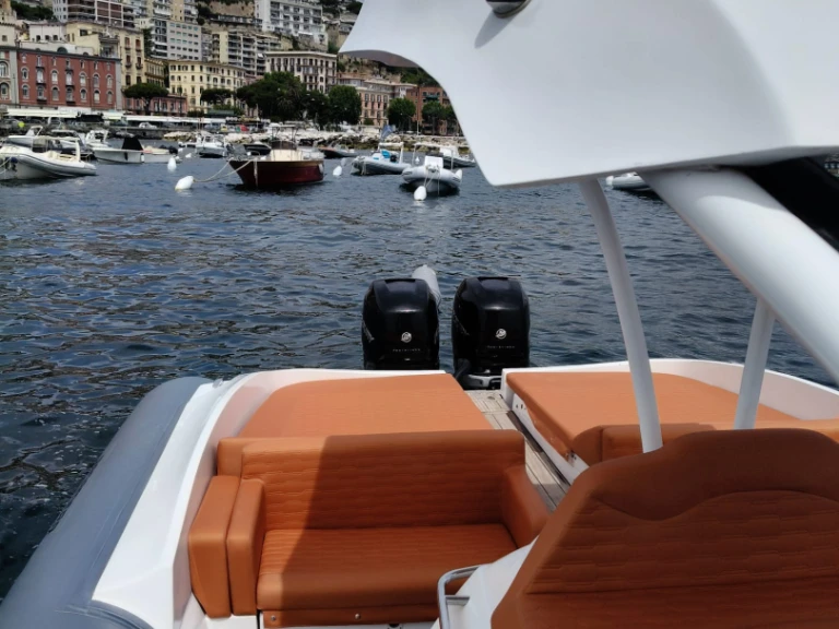 Gommone a noleggio a Napoli al miglior prezzo