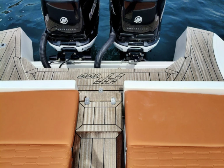 Panamera Yacht PY 100 T Top da affittare a  Napoli
