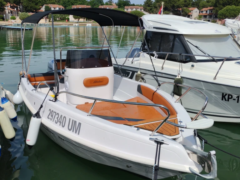 Noleggio barche Bluline Bluline 19 Ft Open a Umago su Samboat