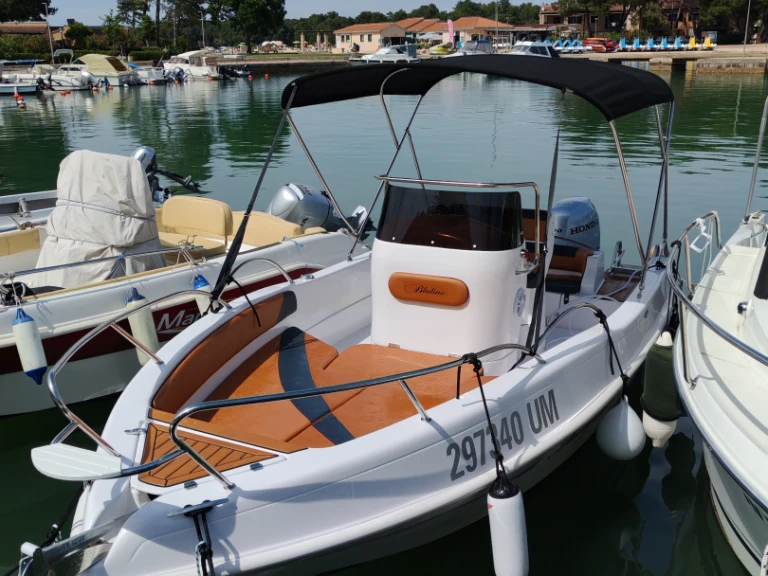 Noleggio Barca a motore Bluline con patente nautica