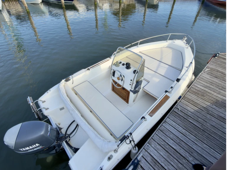 Noleggio Barca a motore Capelli con patente nautica