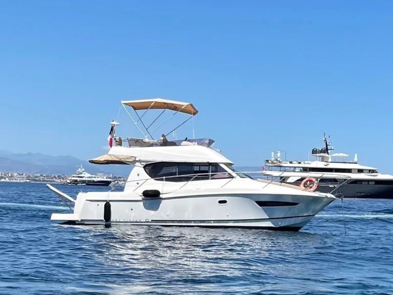 Noleggio Barca a motore a Saint-Laurent-du-Var – Jeanneau Merry Fisher 10