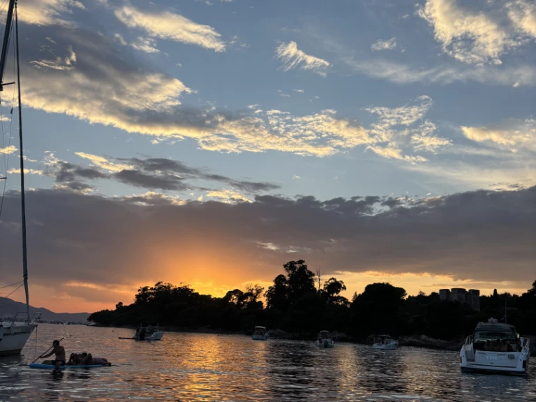 Noleggio Barca a motore con o senza skipper Jeanneau a Saint-Laurent-du-Var