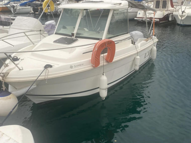 Noleggio Barca a motore Jeanneau con patente nautica