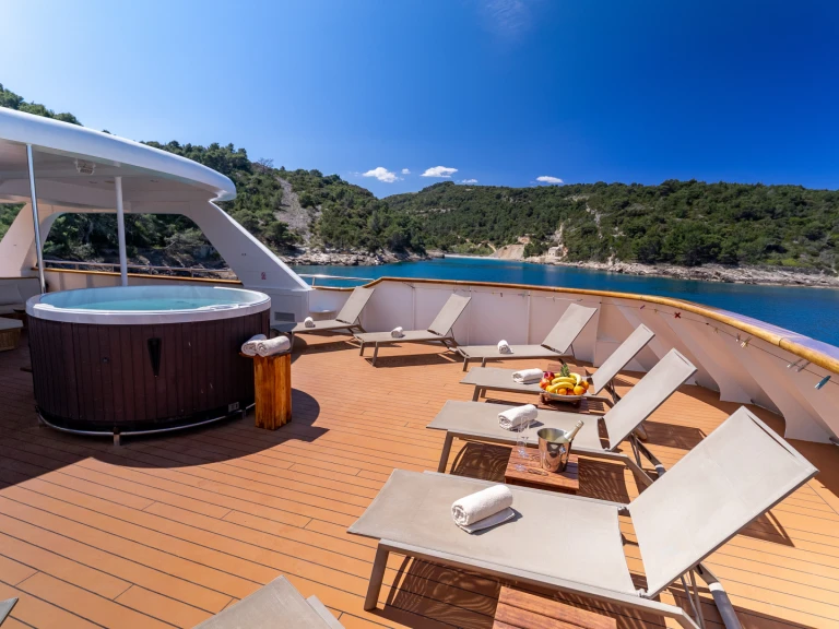 Noleggio Yacht di lusso con o senza skipper Custom Made a Spalato