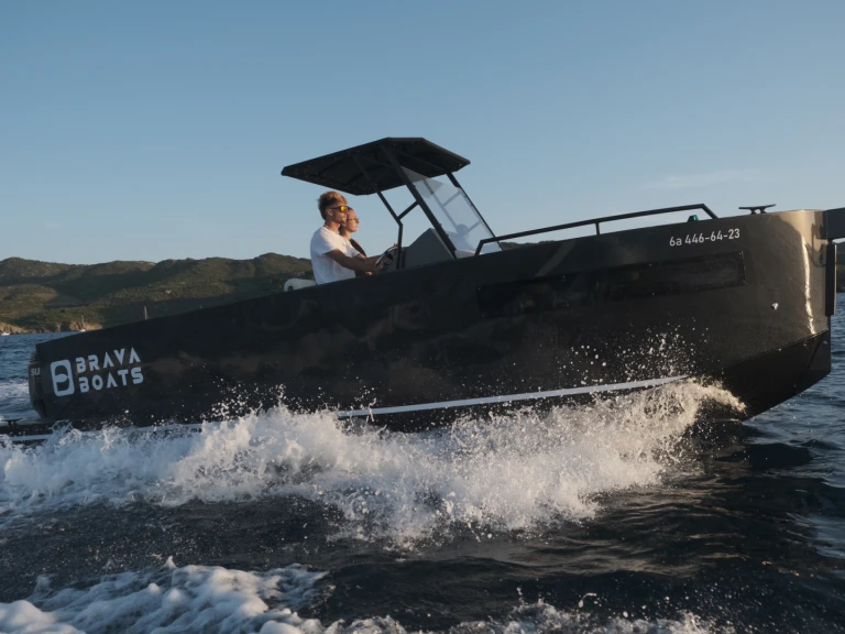 Noleggiare una BravaBoats BA 75 a Roses