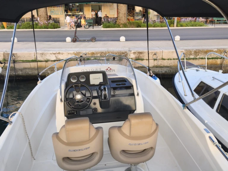 Noleggio Barca a motore a Vela Luka – Quicksilver Activ 555 Open