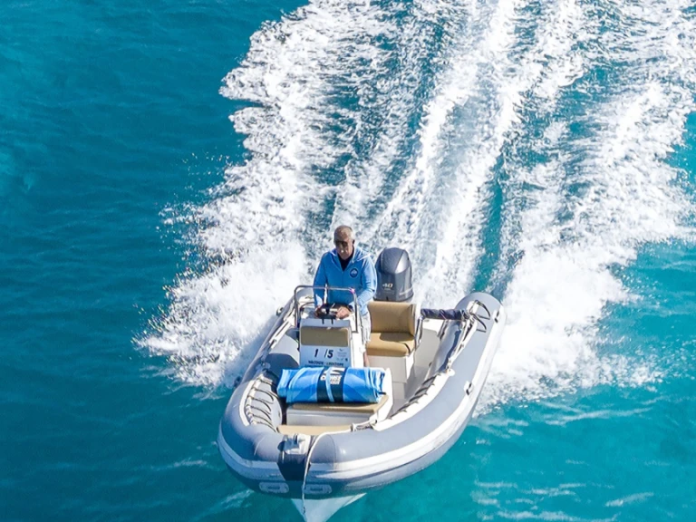 Noleggio a Cala Gonone – Joker Boat Coaster 470 su SamBoat