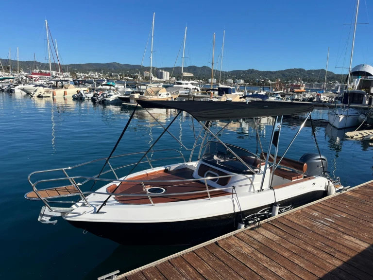 Noleggio Barca a motore Aquabat con patente nautica