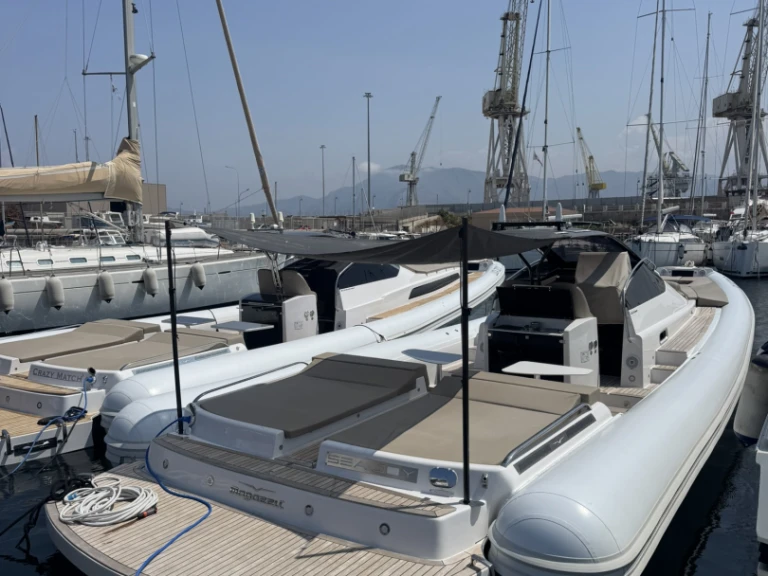 Noleggio Gommone Magazzu con patente nautica