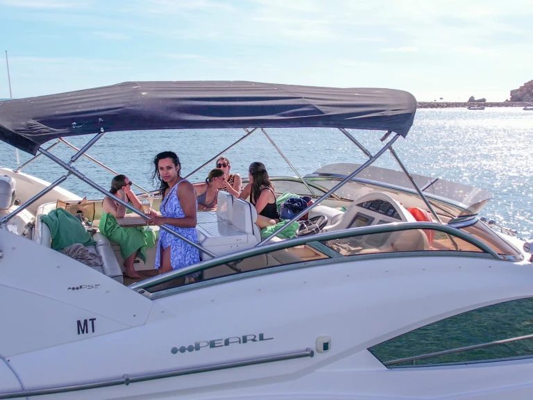 Noleggiare una Pearl fly bridge 55 a Vilamoura