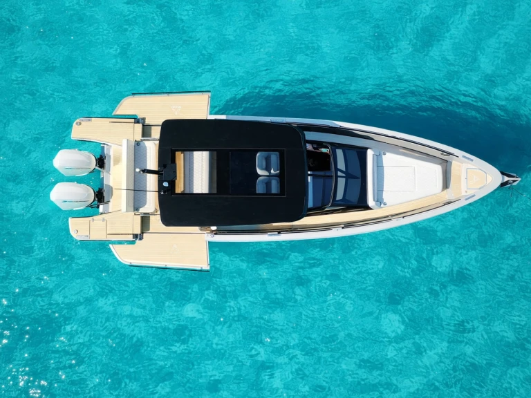 Noleggio Barca a motore con o senza skipper Virtue a Port of Cannigione