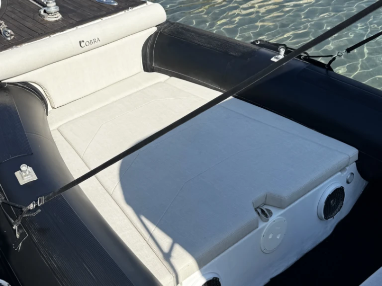 Noleggio Barca a motore con o senza skipper Cobra a Kissamos