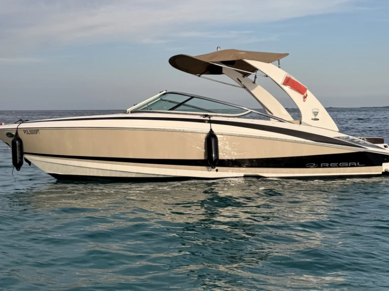 Noleggio Barca a motore con o senza skipper Régal a Mandelieu-la-Napoule