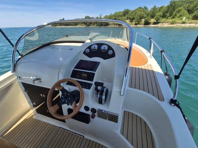 Noleggio Barca a motore a Parenzo (Poreč) – T.A.MARE Flame