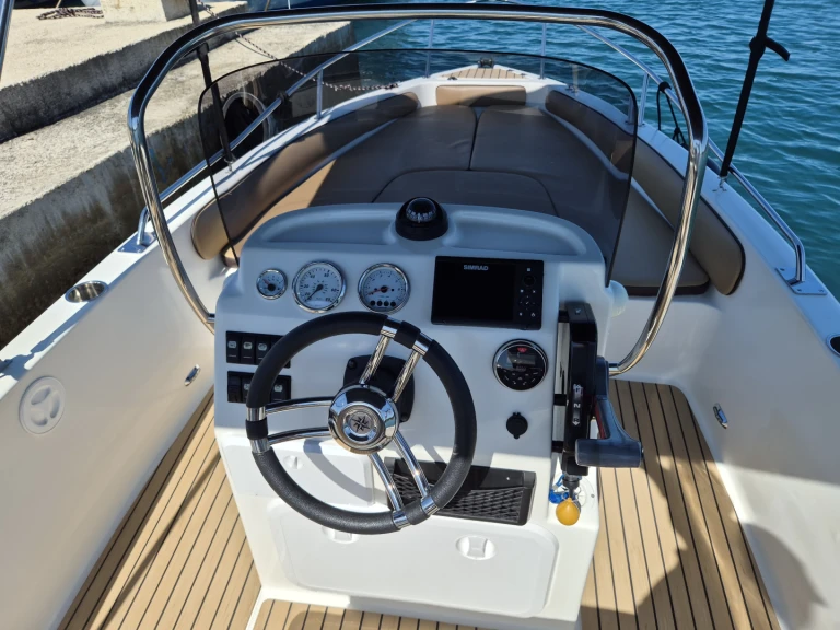 Noleggio a Parenzo (Poreč) – Holiday 19 Open su SamBoat