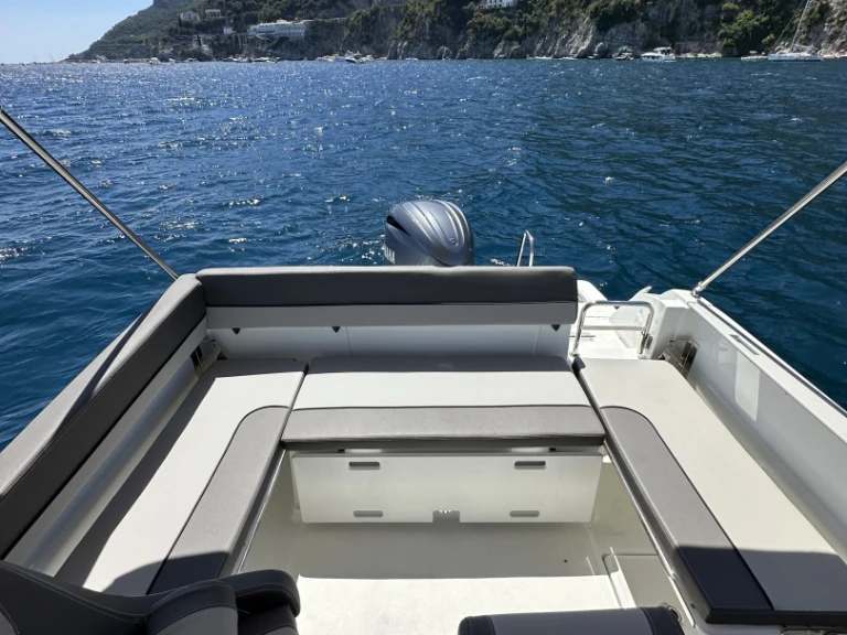 Barca a motore a noleggio a Porto di Amalfi Marina Coppola al miglior prezzo