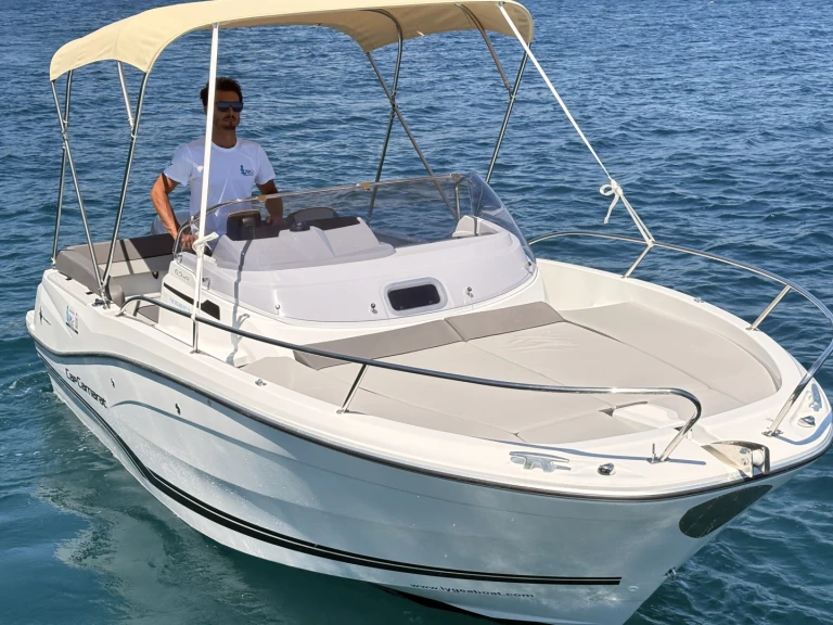 Noleggiare una Jeanneau Cap Camarat 6.5 WA Serie 3 a Porto di Amalfi Marina Coppola