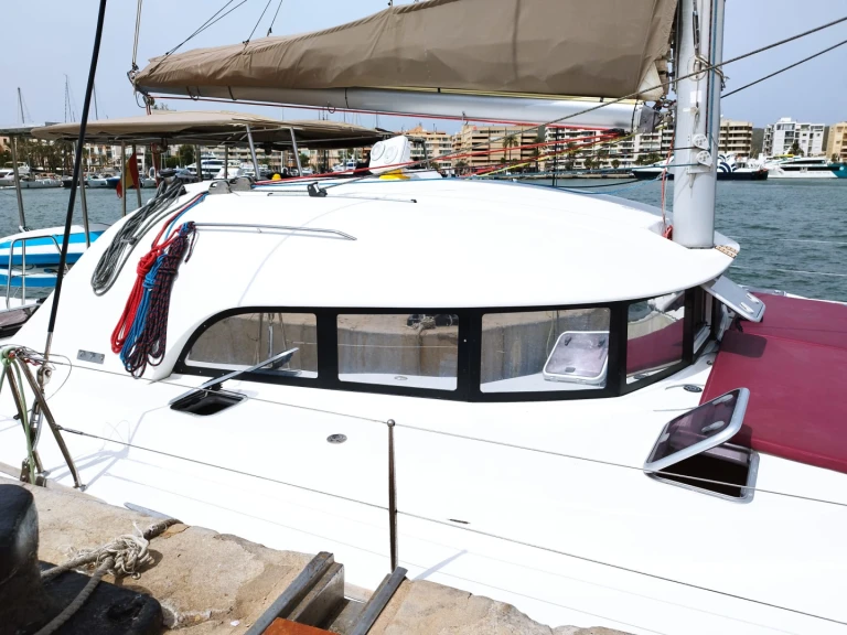 Noleggio barche Es Jondal economico Lagoon 38