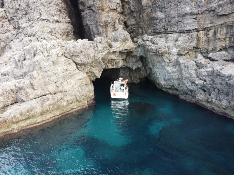 Faeton Faeton 930 Moraga da affittare a  Trapani