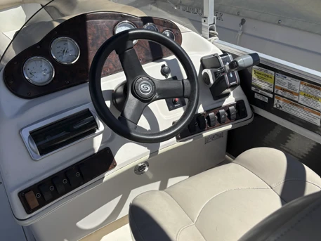 Noleggio barche Aix-les-Bains economico fundeck 190