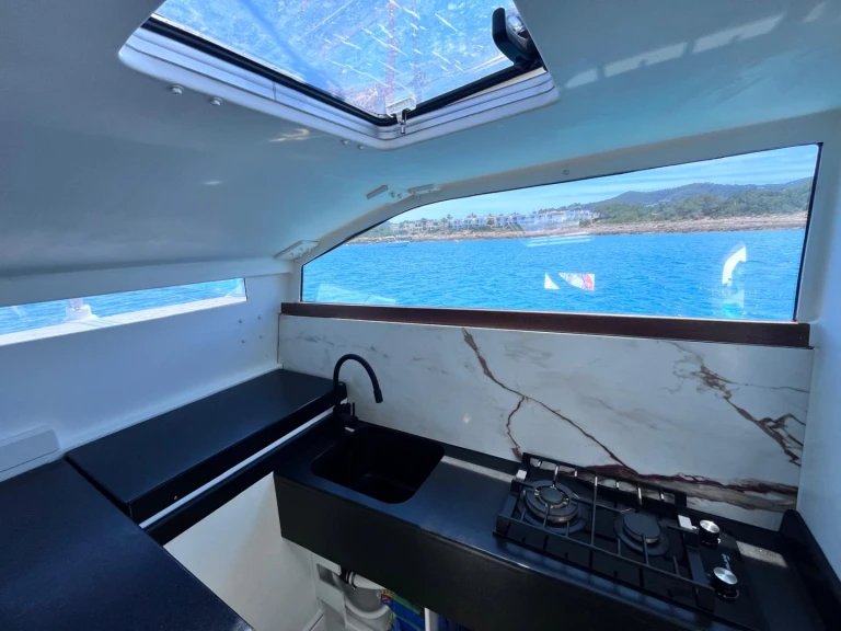Noleggio Catamarano con o senza skipper Multicap-Caraibes a Es Jondal