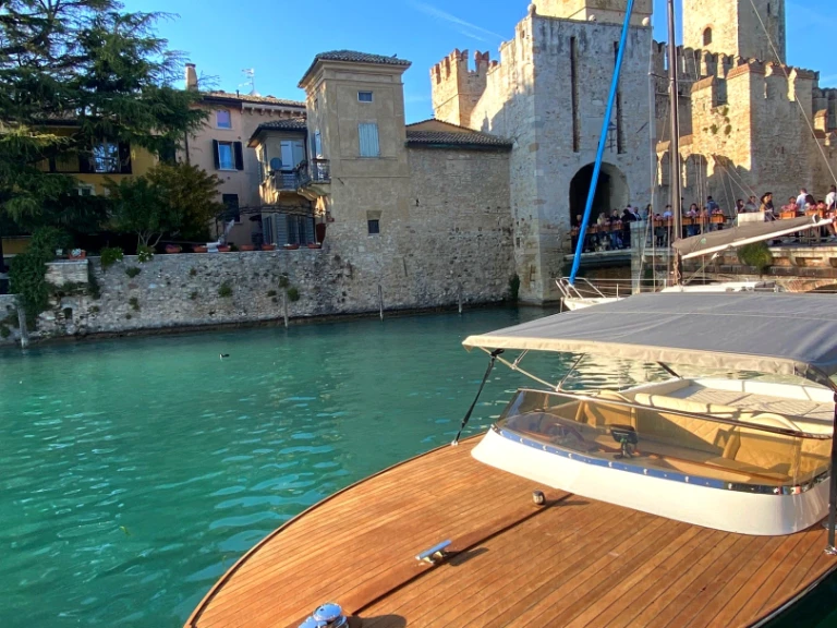 Noleggio a Sirmione – Ilver JUNIOR 22 su SamBoat
