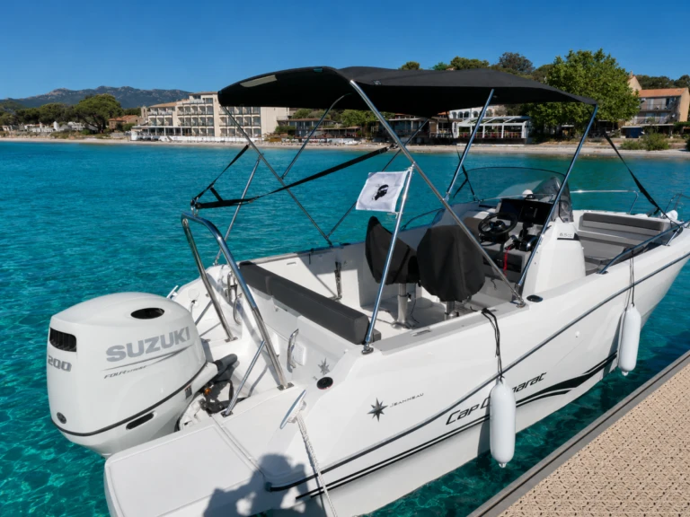 Barca a motore a noleggio a Porto-Vecchio al miglior prezzo