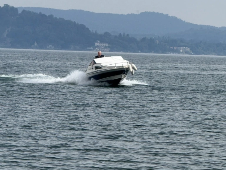 Noleggio a Stresa – A HELLAS Hermes  su SamBoat